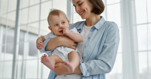 Beruhigungsstrategien für Babys mit Trennungsangst beim Schlafengehen