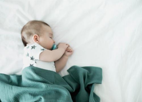 Der Schlüssel zu ruhigen Nächten: Entschlüsselung der Schlafzyklen von Babys