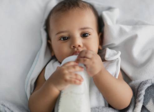 Die Wissenschaft des Schlafs: Entschlüsselung der Schlafzyklen von Säuglingen für bessere Schlafenszeiten