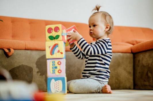 Die entscheidende Rolle der emotionalen Entwicklung im ersten Lebensjahr Ihres Babys
